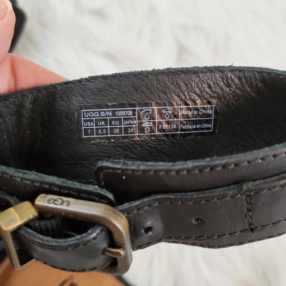UGG Sz 7 Char Strap Wedge Sandals - Fit Small - Picture 8 of 9
